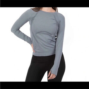 P'Tula  Re Energize Seamless Long Sleeve Grey Tee Shirt Size Medium Soft Grey